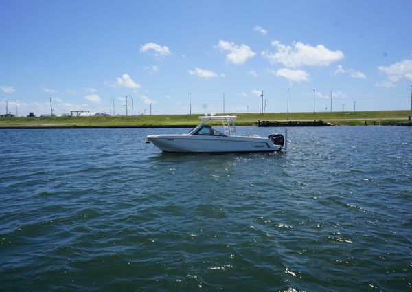 Boston Whaler 270 Vantage image