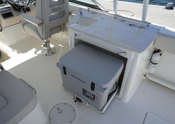 Boston Whaler 270 Vantage image