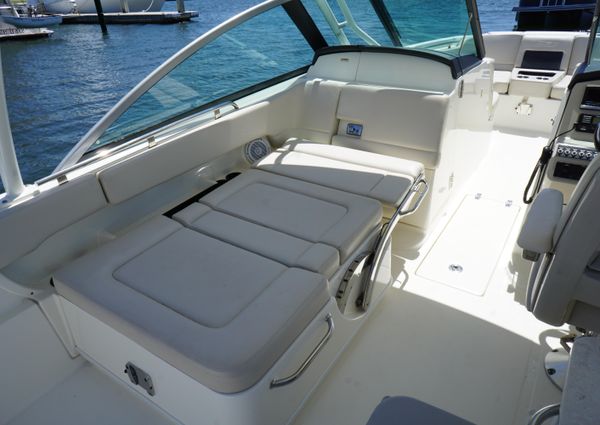 Boston Whaler 270 Vantage image