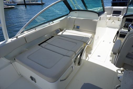 Boston Whaler 270 Vantage image