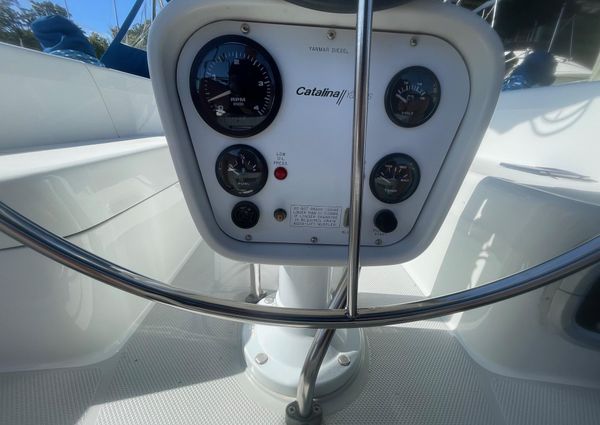 Catalina 320 image