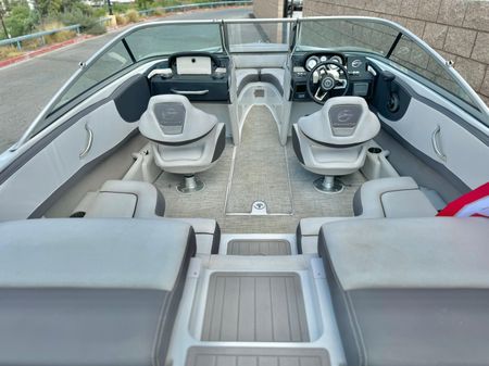 Crownline 220-SS image