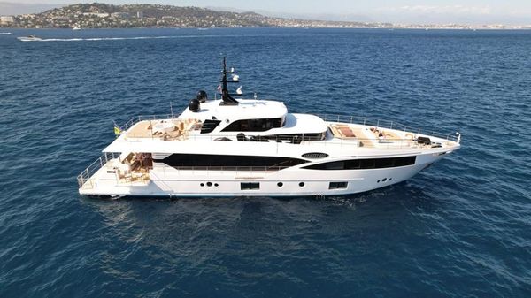 Gulf Craft Majesty 100