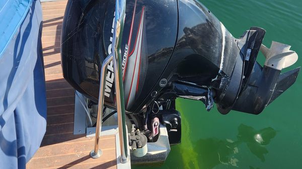 Crest PONTOON