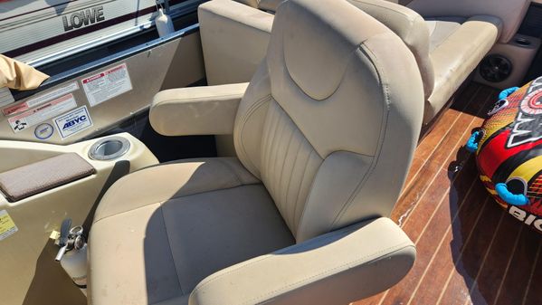 Crest PONTOON image