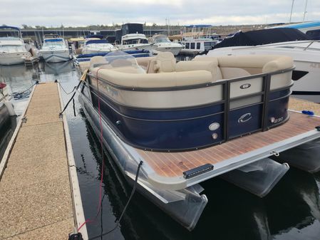 Crest PONTOON image
