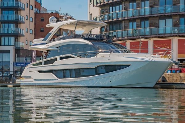 Galeon 640-FLY - main image