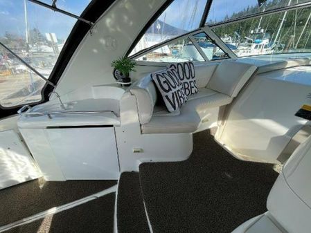 Cruisers Yachts 3470 image