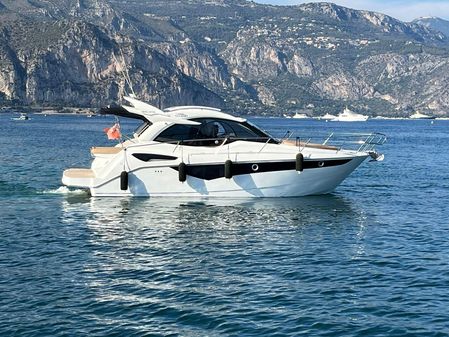 Galeon 305 HTS image