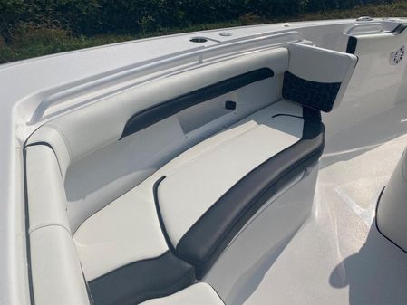 Tidewater 256 CC Adventure image