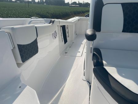 Tidewater 256 CC Adventure image