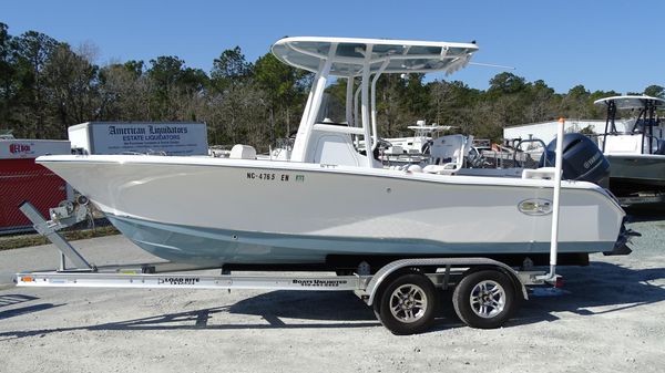 Sea Hunt Ultra 211 