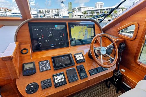 Palm Beach Motor Yachts PB55 Flybridge image