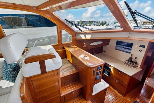 Palm Beach Motor Yachts PB55 Flybridge image