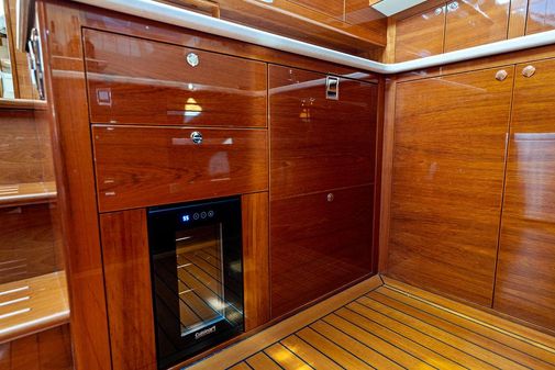 Palm Beach Motor Yachts PB55 Flybridge image