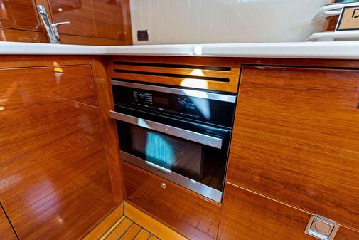 Palm Beach Motor Yachts PB55 Flybridge image