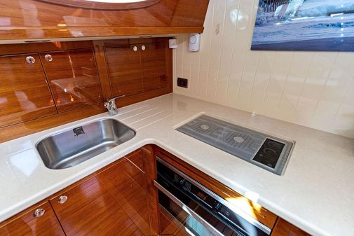 Palm Beach Motor Yachts PB55 Flybridge image