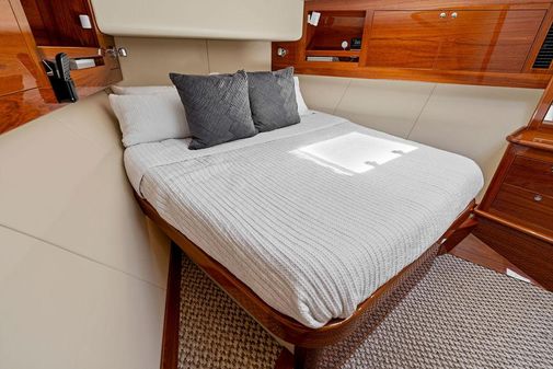 Palm Beach Motor Yachts PB55 Flybridge image