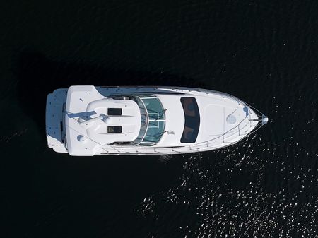 Cruisers Yachts 415 Express Motoryacht image