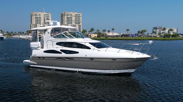 Cruisers Yachts 415 Express Motoryacht