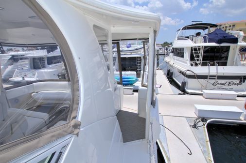 Cruisers Yachts 415 Express Motoryacht image