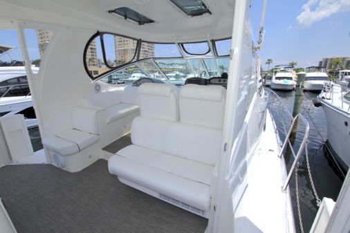 Cruisers Yachts 415 Express Motoryacht image