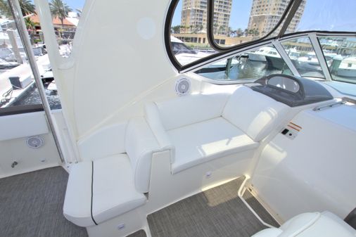 Cruisers Yachts 415 Express Motoryacht image