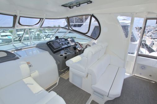 Cruisers Yachts 415 Express Motoryacht image