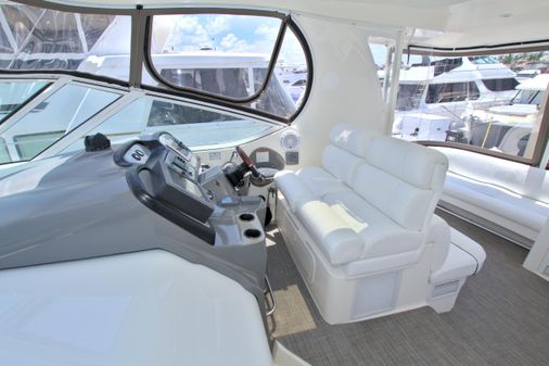 Cruisers Yachts 415 Express Motoryacht image