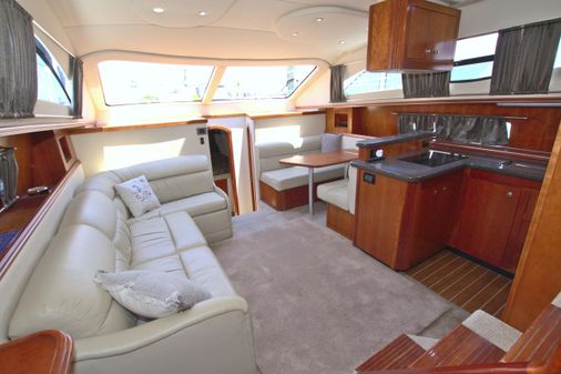 Cruisers Yachts 415 Express Motoryacht image