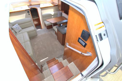 Cruisers Yachts 415 Express Motoryacht image