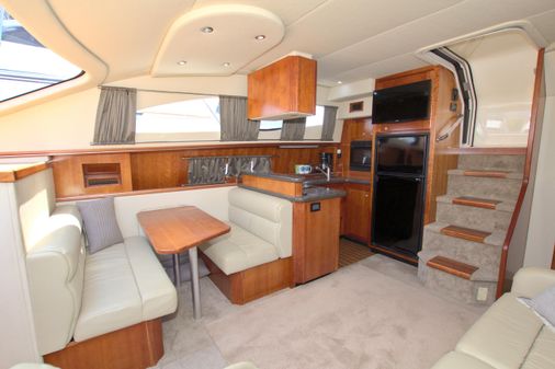 Cruisers Yachts 415 Express Motoryacht image