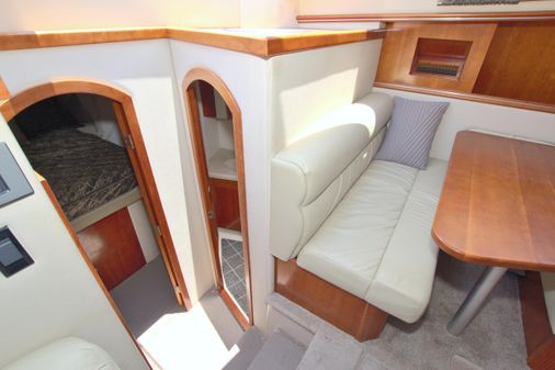 Cruisers Yachts 415 Express Motoryacht image