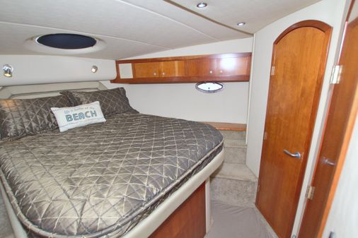 Cruisers Yachts 415 Express Motoryacht image