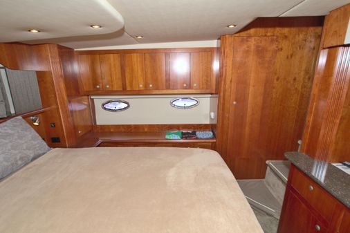 Cruisers Yachts 415 Express Motoryacht image