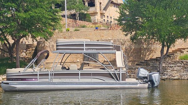 Premier 310 Escalante 