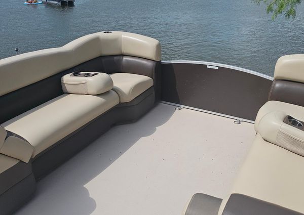 Premier 310 Escalante image