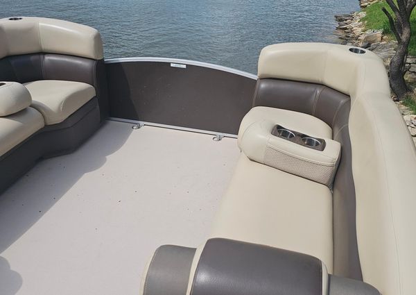 Premier 310 Escalante image