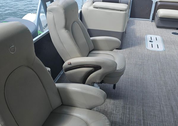 Premier 310 Escalante image