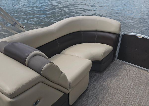 Premier 310 Escalante image