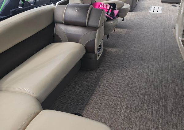 Premier 310 Escalante image