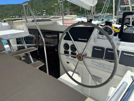 Fountaine Pajot Helia 44 Evolution image