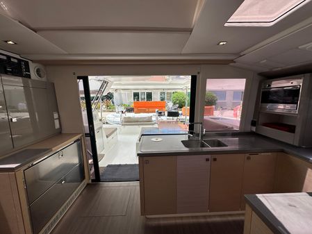 Fountaine Pajot Helia 44 Evolution image