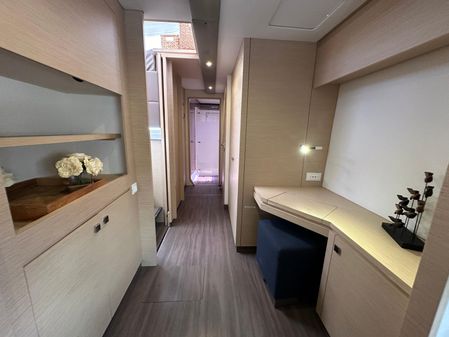 Fountaine Pajot Helia 44 Evolution image