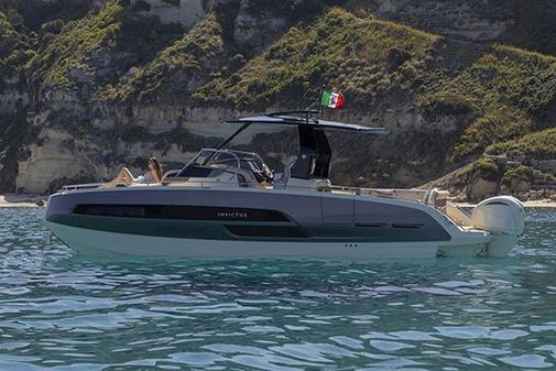 Invictus 320GTS image