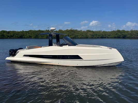Astondoa 377 Coupe Outboard - main image