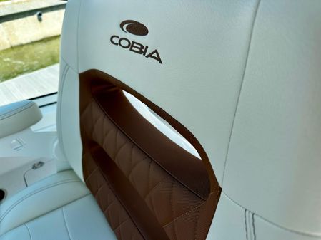 Cobia 330 Dual Console image