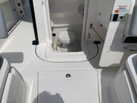 Robalo R250 image