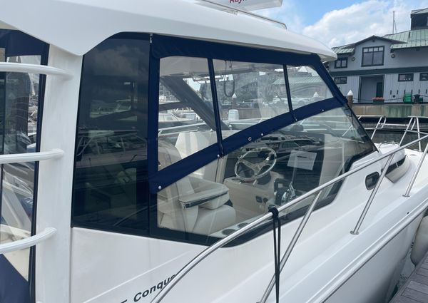 Boston Whaler 325 Conquest image