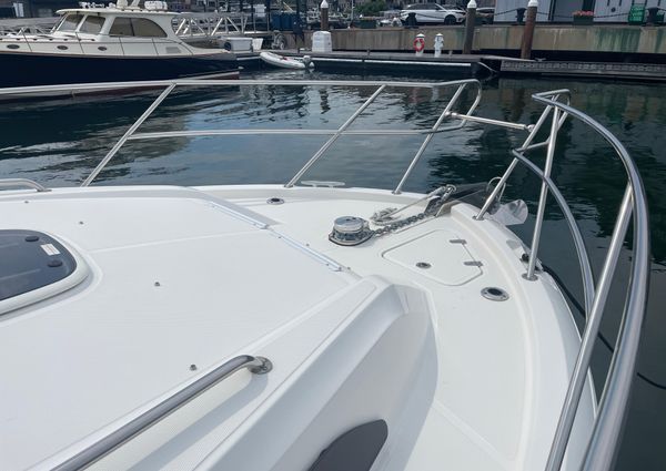 Boston Whaler 325 Conquest image